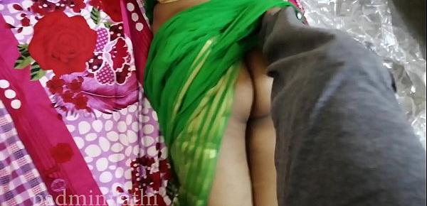  Sexy babhi in green saree with big ass